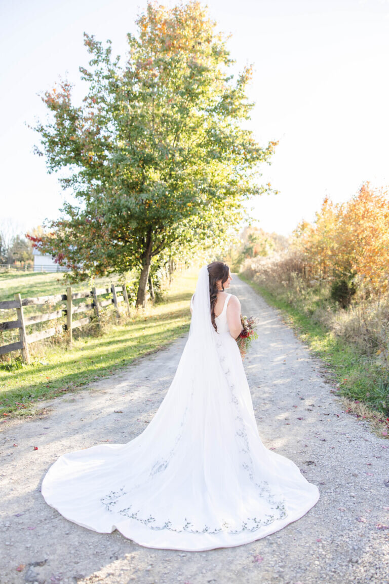 TheFarmAtHarvestHillsFallClassyWedding0066-768x1152