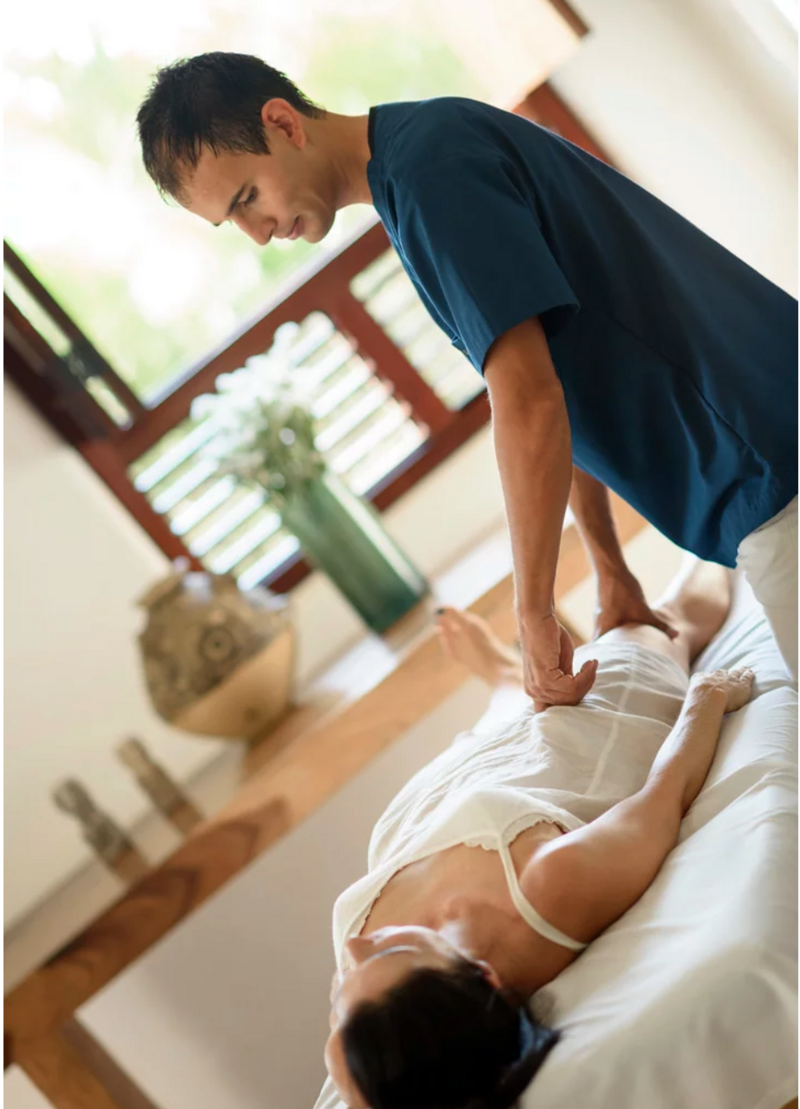 Eduardo combines Osteopathy with Ayurvedic Marma Point Massage so the therapy becomes more accurate and more beneficial for the patient.