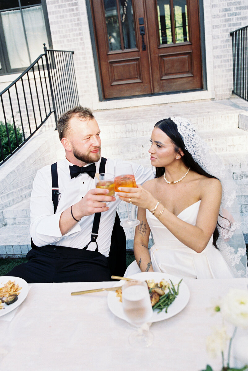 Discover the beauty of candidly photography with Morgan Long. From spontaneous moments to breathtaking portraits, we specialize in capturing the essence of your love story with authenticity and grace.
