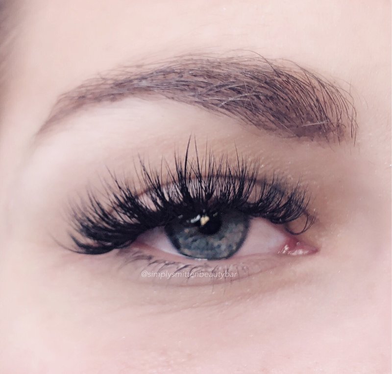 wispy and textured eyelash extensions in Charleston, SC