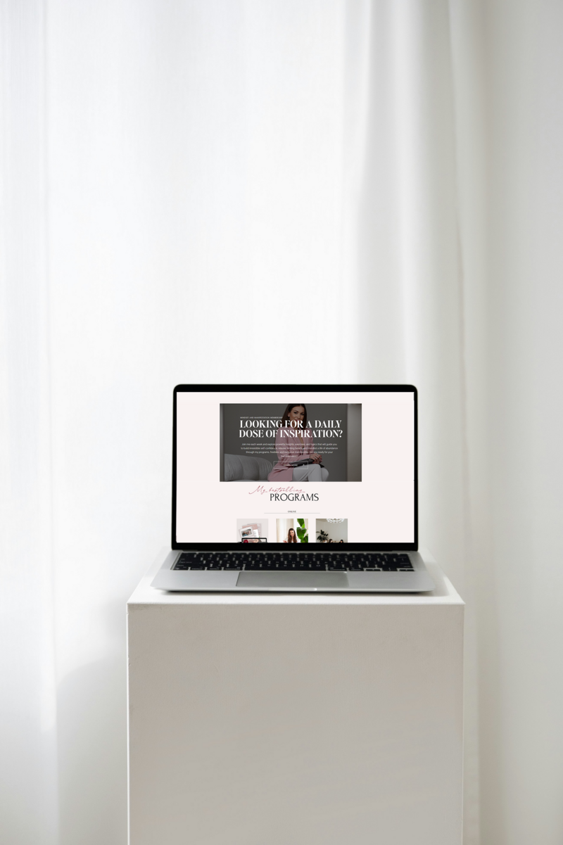 Notebook mockup 2