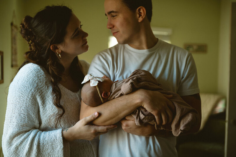 CozyInHomeNewbornPhotos13