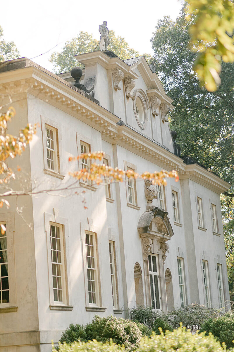tinted-events-design-and-planning-swan-house-in-the-fall-michelle-scott-photography-tinetedevents.com