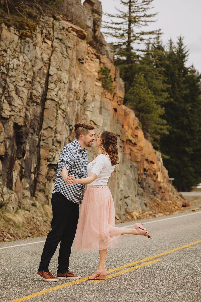 Lake-Cle-Elum-Engagement_Teresa-Bicchieri-Photo-1