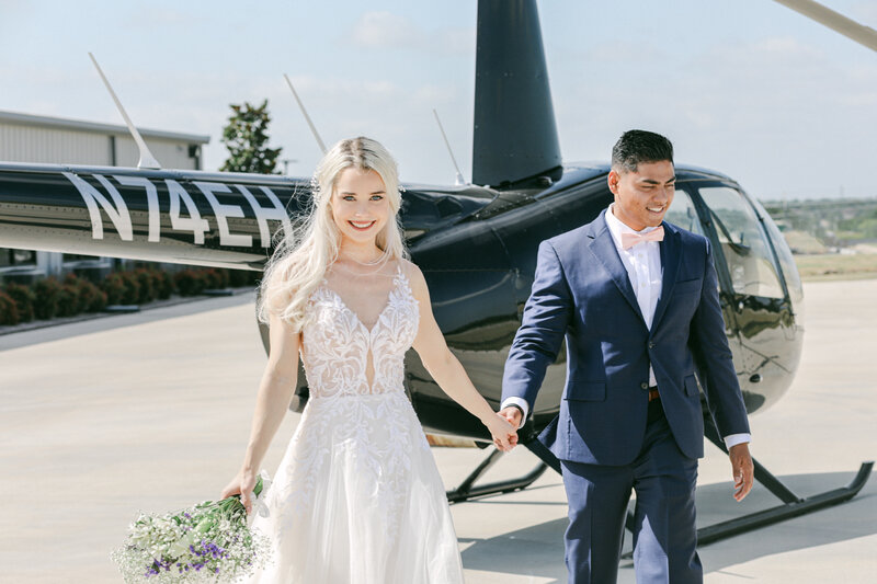 Capturing refined weddings and honest portraits through light, film, and feeling.
Serving Austin, Texas & beyond.