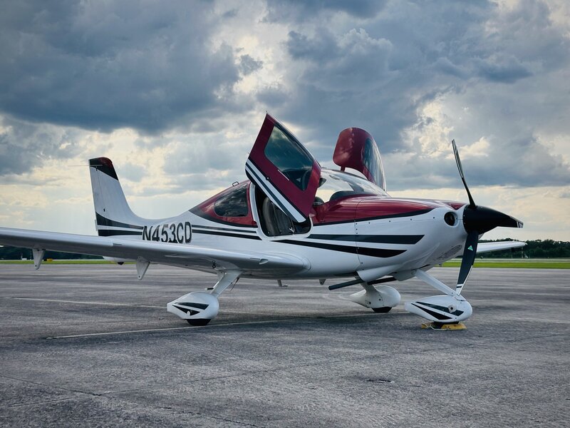 SkyHawk N79228. Cessna 172k. Photo by Philip Casey