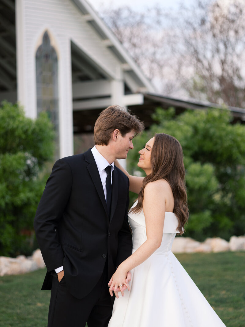 gruene-estate-wedding-portrait