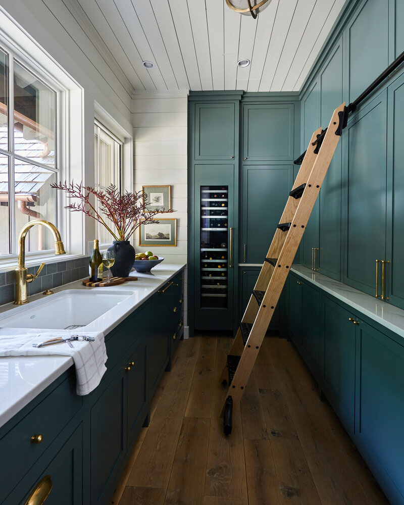 curated studio10251F