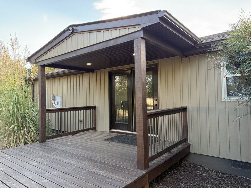 Private cottage for overnight stays at Highland Ridge Farm