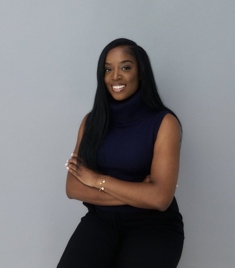 Toronto-based - individual therapist focused on Intergenerational and Relationship Trauma, Anxiety, Grief and Loss.