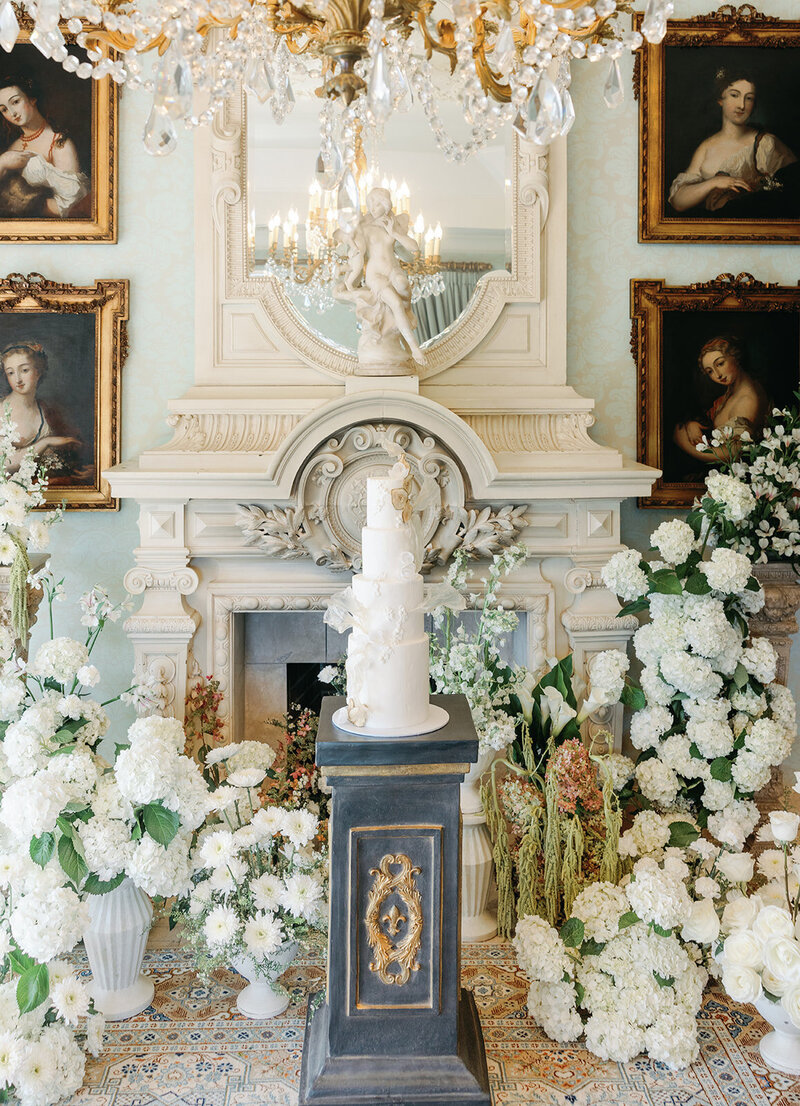 Charlottesville Virginia Wedding Cake surrounded by luxurious flowers