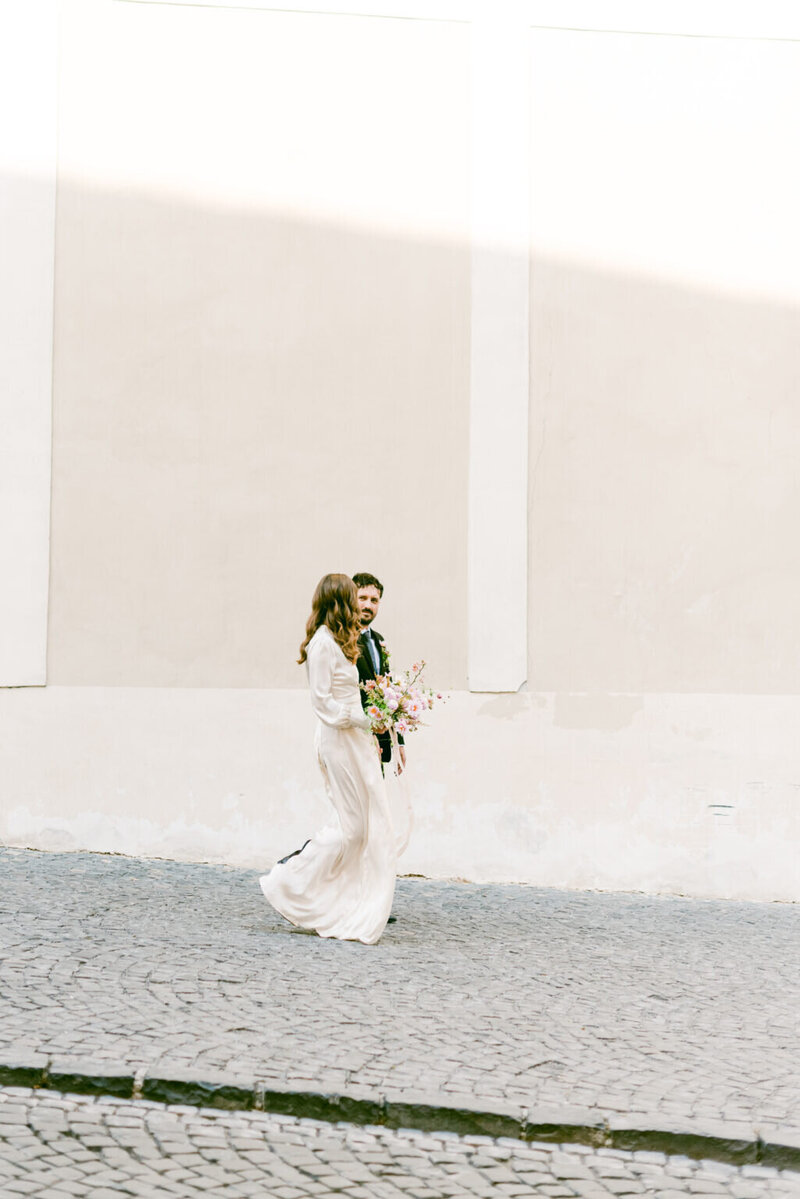 RI-intimateWedding-08-1025x1536