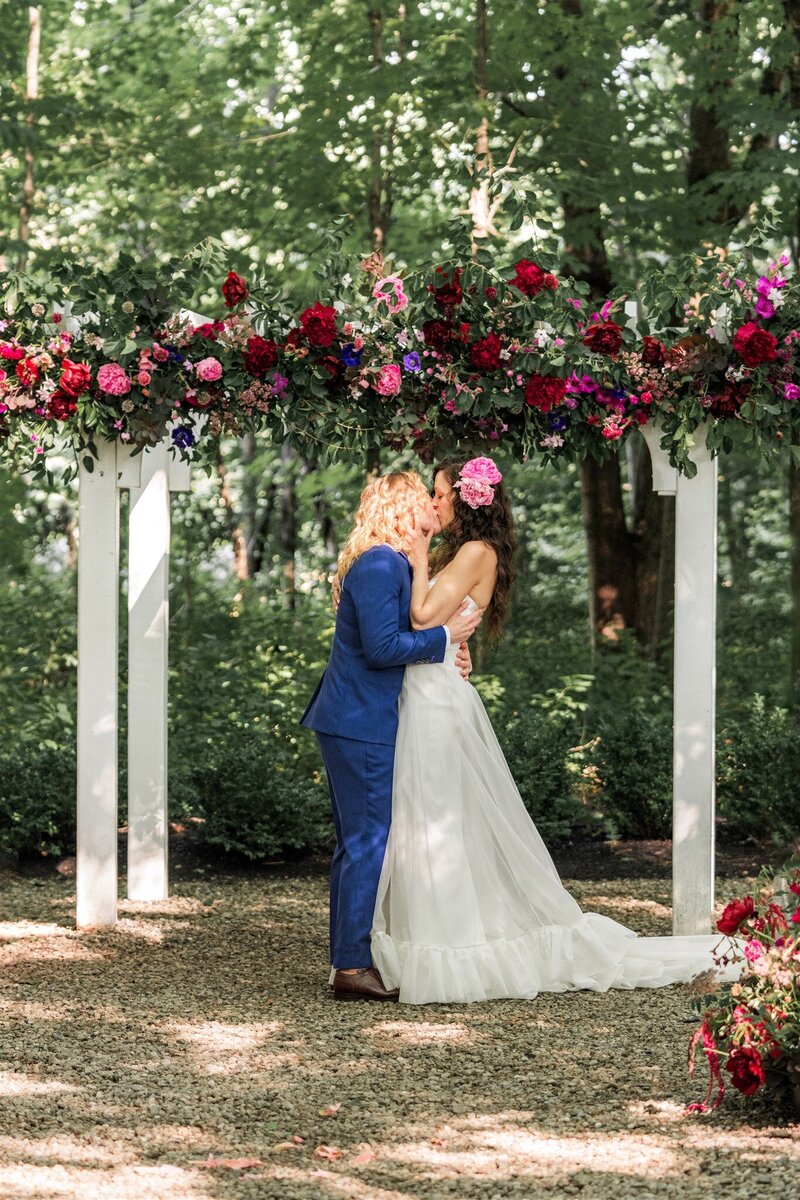 8-3-24 KANAS-RUSSELL Chloe + Julia_WedPhotoSneakPeek-121