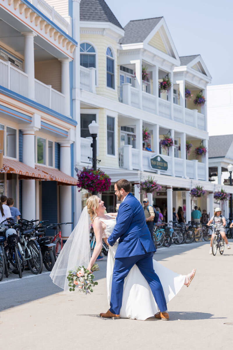 LittleShutterBugStudio_SaraAl_MackinacIslandWedding-452