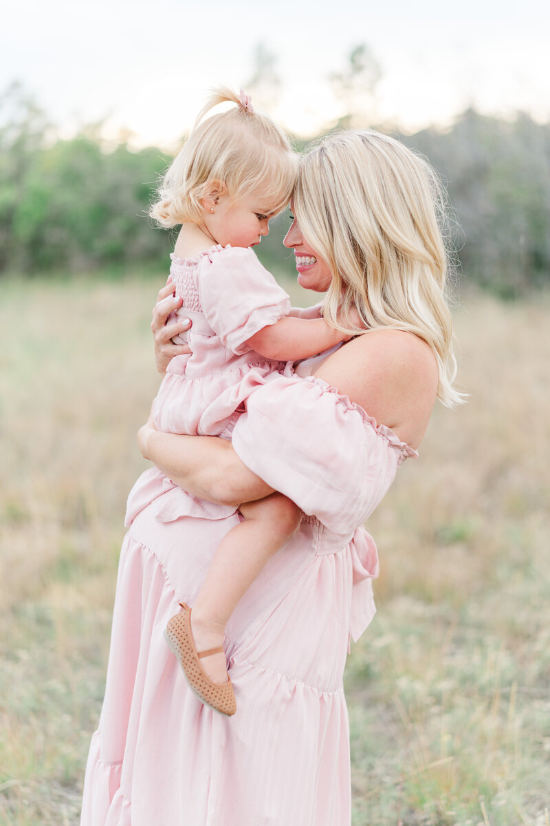 Dawson Butte Open Space Summer Maternity Pictures Light and Airy Pink Dress Elena Spraguer Photography 0062