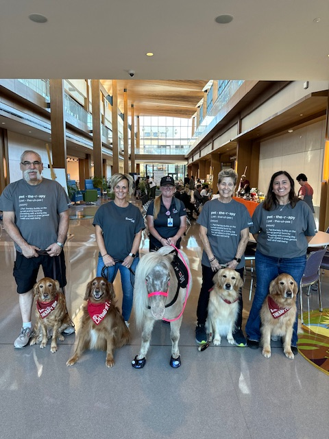 beyond-the-leash-foundation-adventhealth-pet-therapy-event