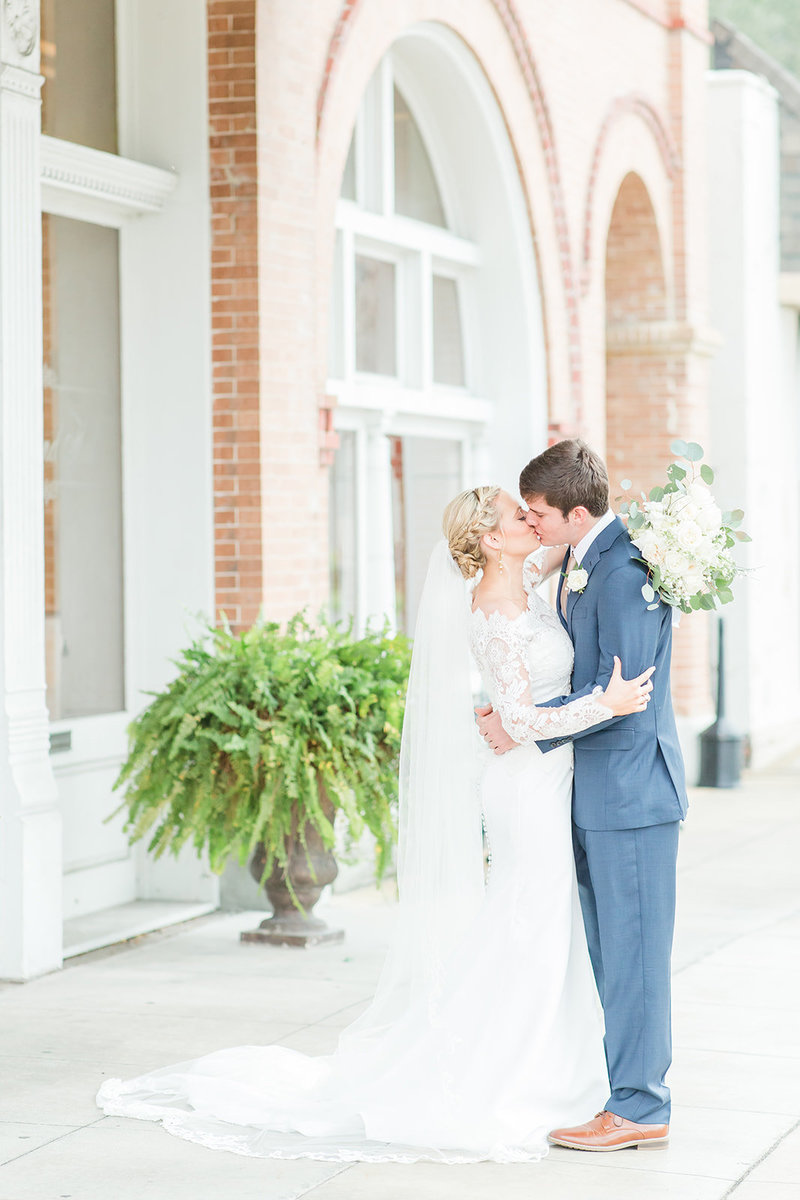 The-Grand-Opera-House-Crowley-Louisiana-Wedding_42