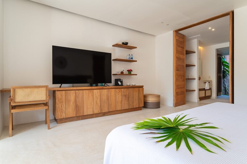 04-3-Careyes-Mexico-Properties-El-Careyes-Club-and-Residences-6A-Suites-Bedroom-5341
