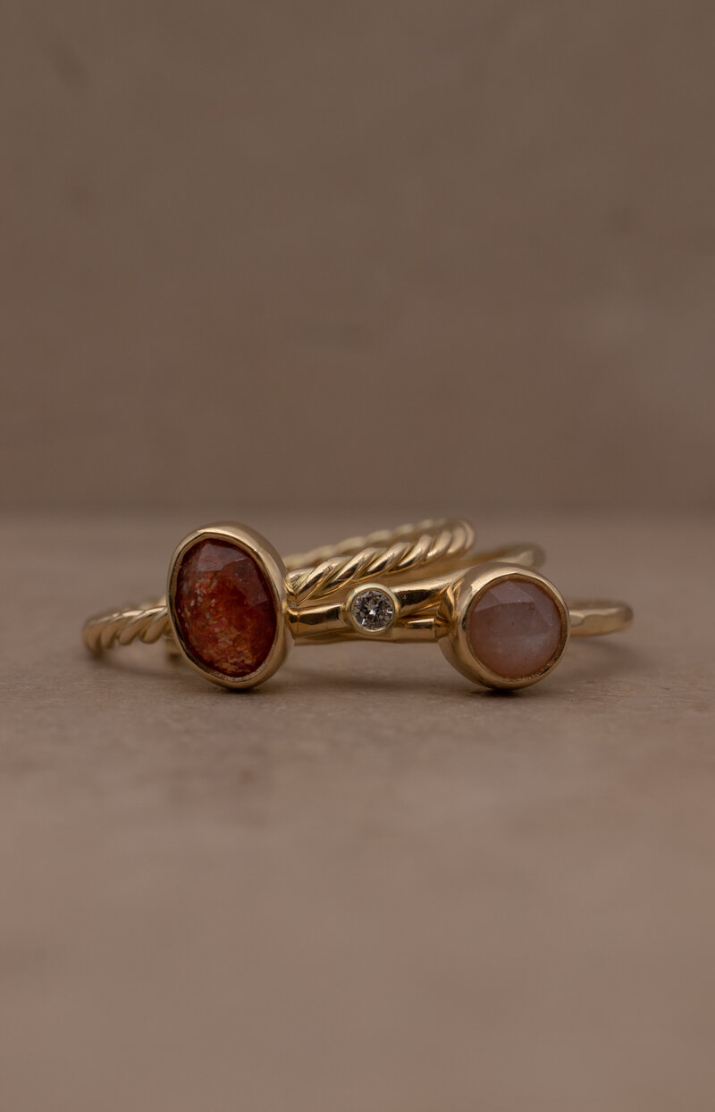 gouden ringen met edelstenen