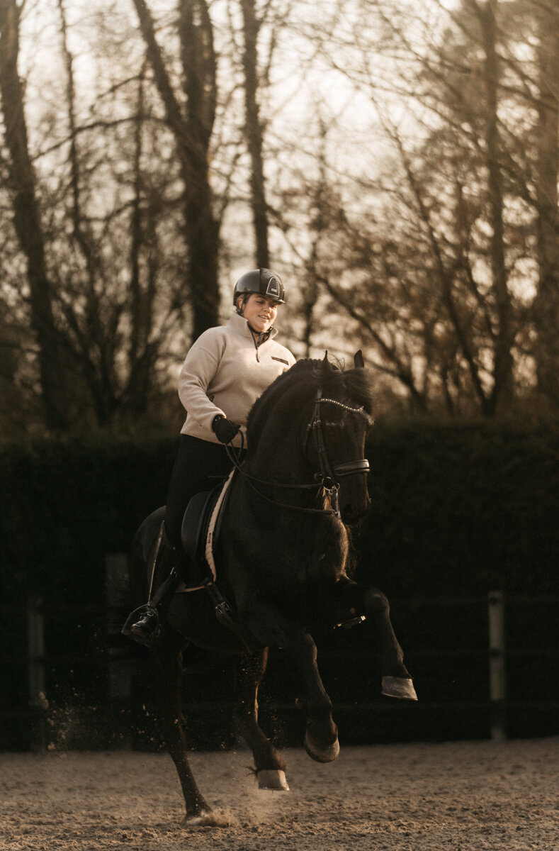 Verhalende/storytelling fotoshoot samen met je paard | Fotoshoots voor wie meer dan het perfecte plaatje wil.