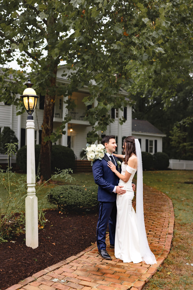 Virginia Cliffe Inn Wedding_LeahReddingPhotography