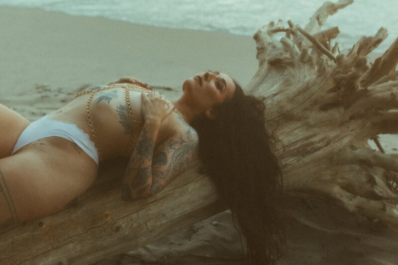 f-Notorious Boudoir CC beach-12-min