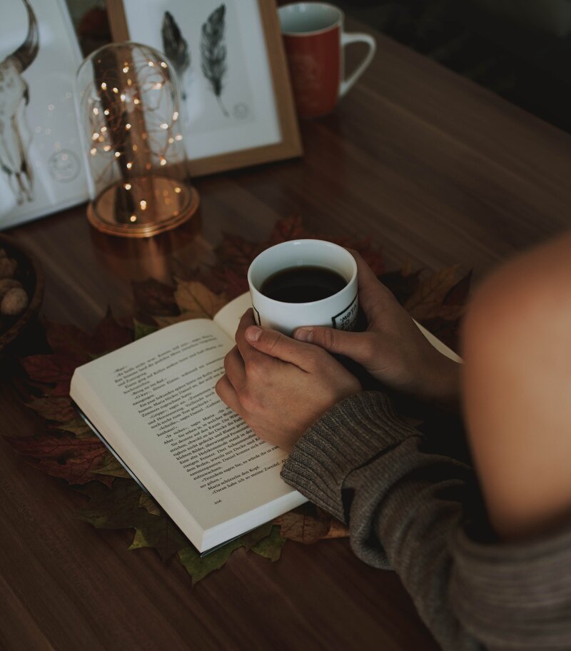 Brooke Calderon Therapy, LMFT practices person-centered therapy for individuals and families in California, using evidence-based practices to manage anxiety, depression, OCD, parenting challenges, life transitions and stressors.