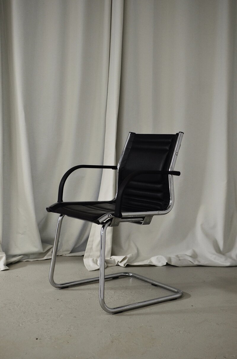 minimalistic chair