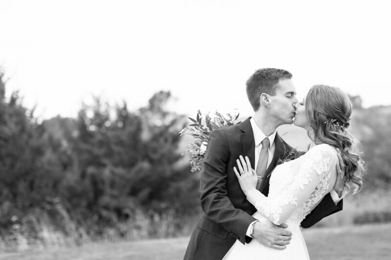 Emerald Pines Wedding - Sioux Falls Wedding Photographer - Madison & Dave - Highlights-201