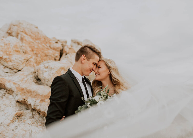 Desert bride and groom | Clean and modern bridal session