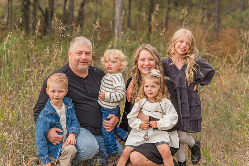 2024-krystal-moore-photography-moose-jaw-sask-forest-family-31