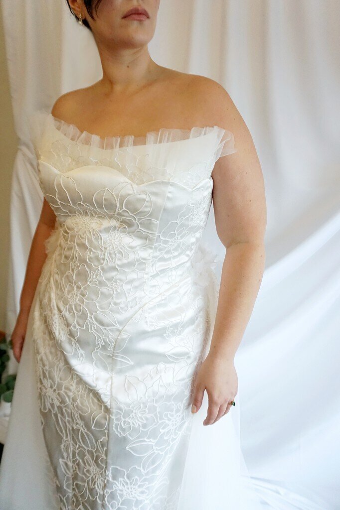 Column style wedding dress floral texture details