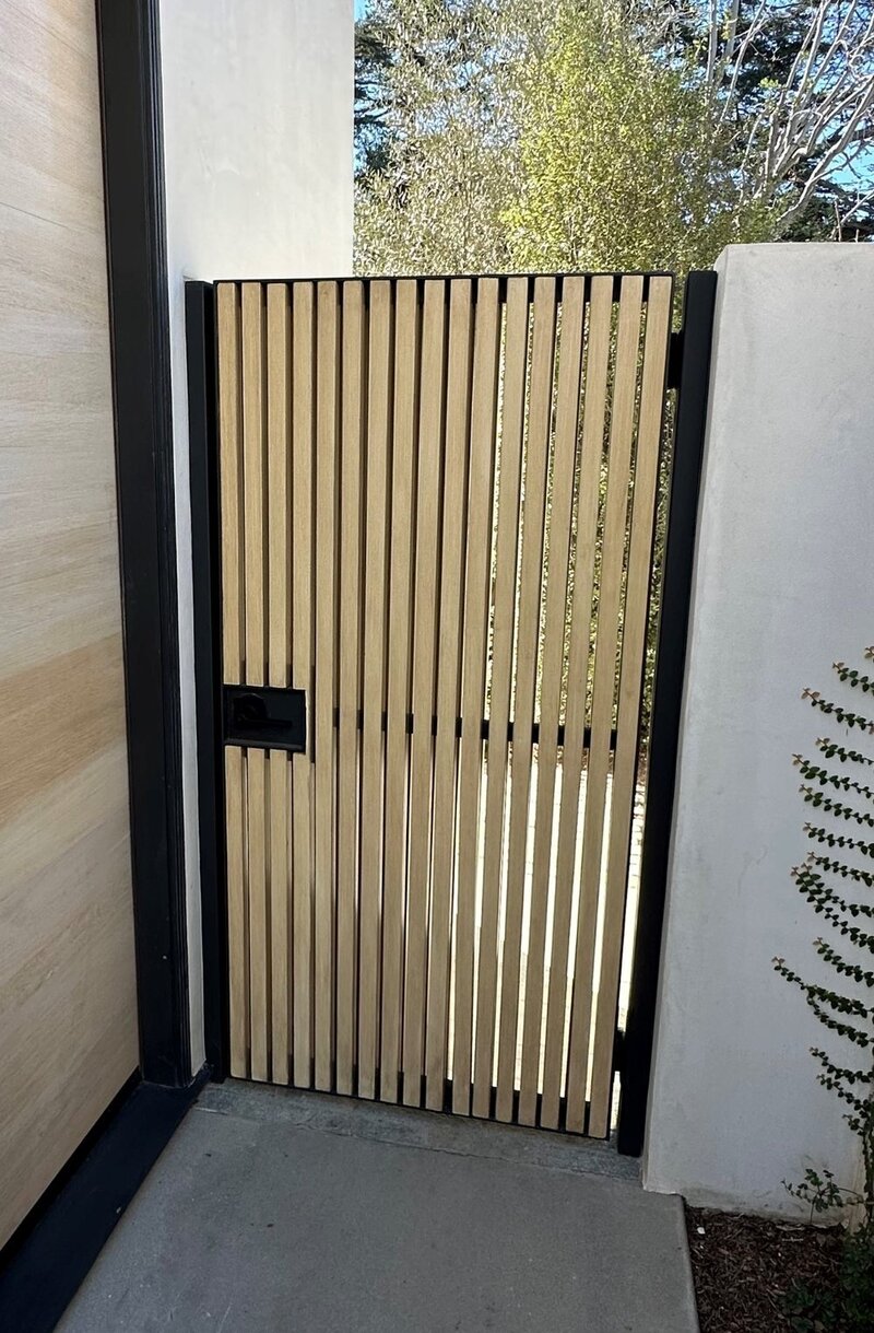 Gate