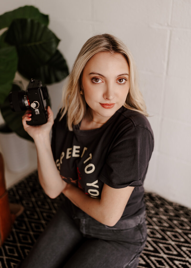 Kenzie Digitized, Nashville-based destination wedding photographer—story-driven, soulful, and grounded in artistry.