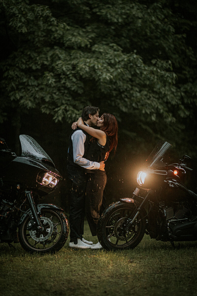 42_Eagle_River_Wisconsin_Lake_Cabin_Rainy_Engagement_Photos_Motorcycles_Harley_Davidson_James_ Stokes_Photograhy_WI.24