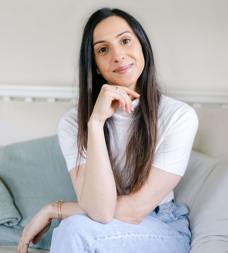 Sasha Paul is a London-based multidisciplinary eating disorder recovery coach for women with orthorexia, anorexia nervosa, bulimia nervosa, binge eating disorder, general emotional eating and chronic dieting.