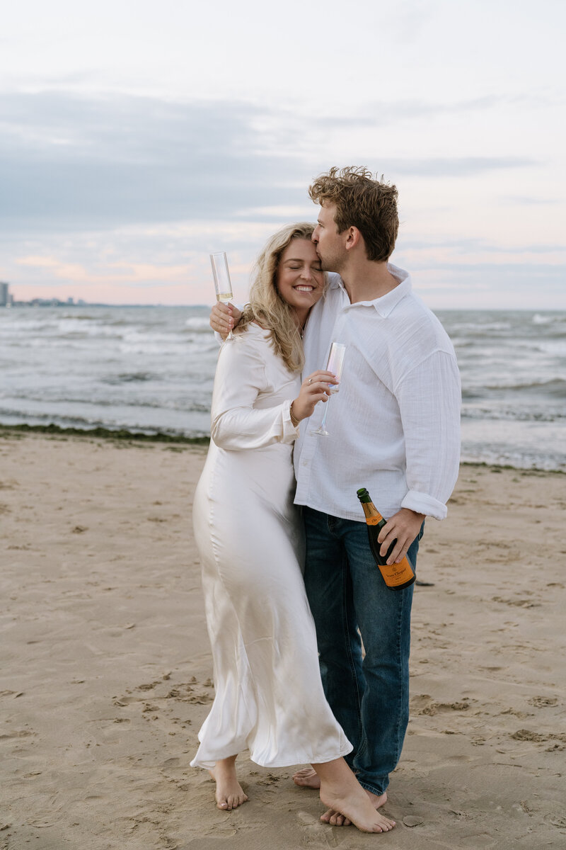 erin-peter-chicago-downtown-engagemenet-haleyjames-240