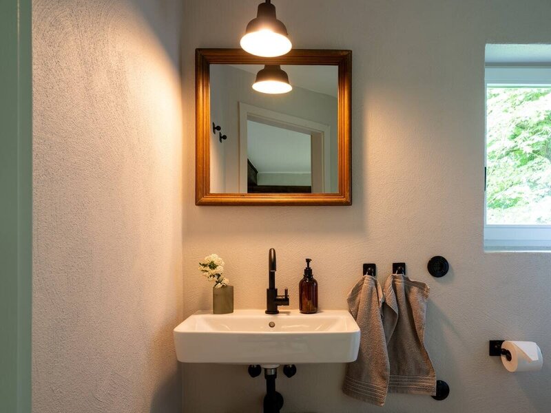 Badezimmer-Schlafzimmer-3-1-Wassermühle-Triglitz-Ferienunterkunft-Deutschland 2