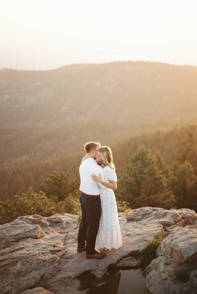 shenandoah-national-park-engagement-photos-on-35mm-film-7