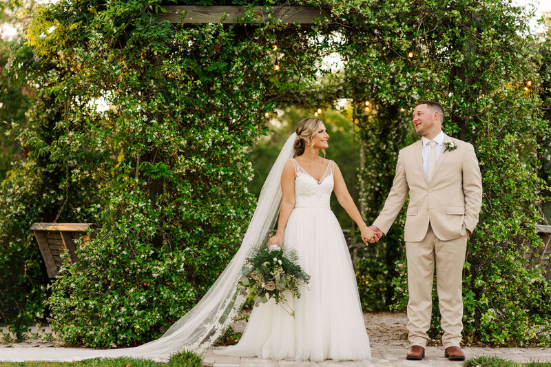 Belle Oaks Barn Brooker, FL Wedding photography-3115