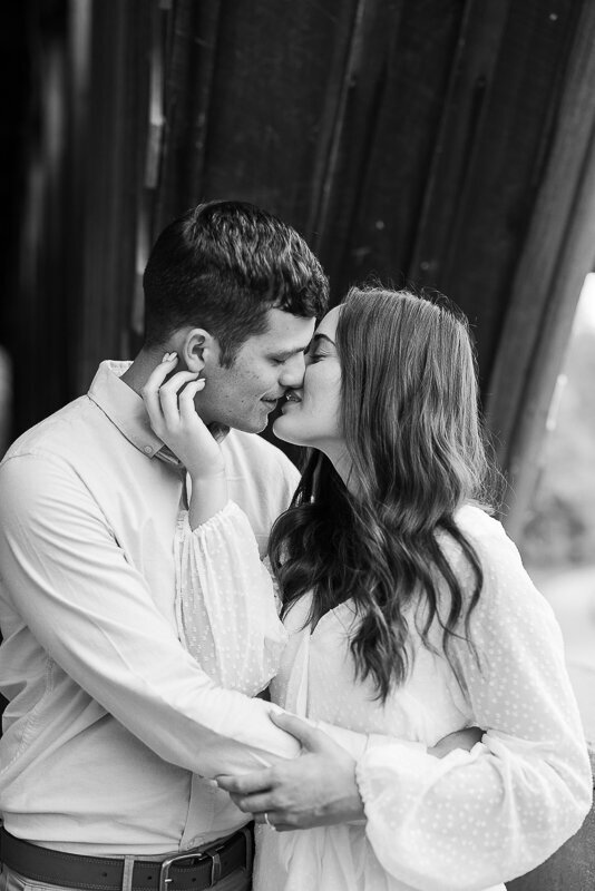 Columbus-Indiana-Engagement-Photographer-Photo-7361