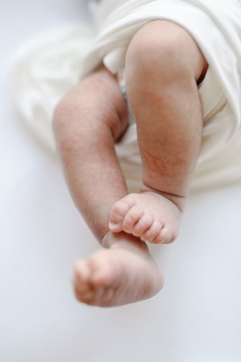 photo of newborn baby's toes during lifestyle newborn photo session in fredericksburg va