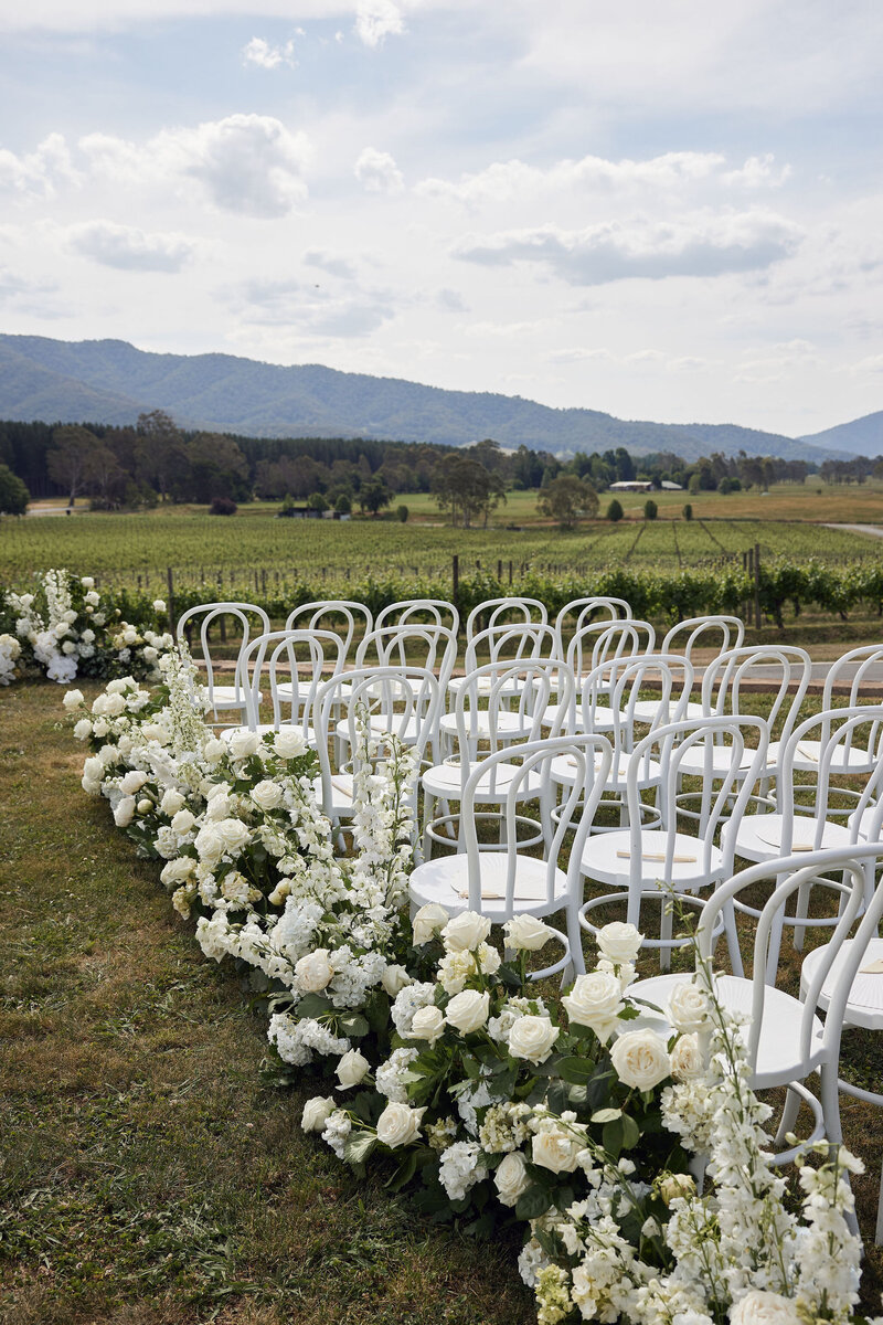 Ceremony_Aisle_Flowers