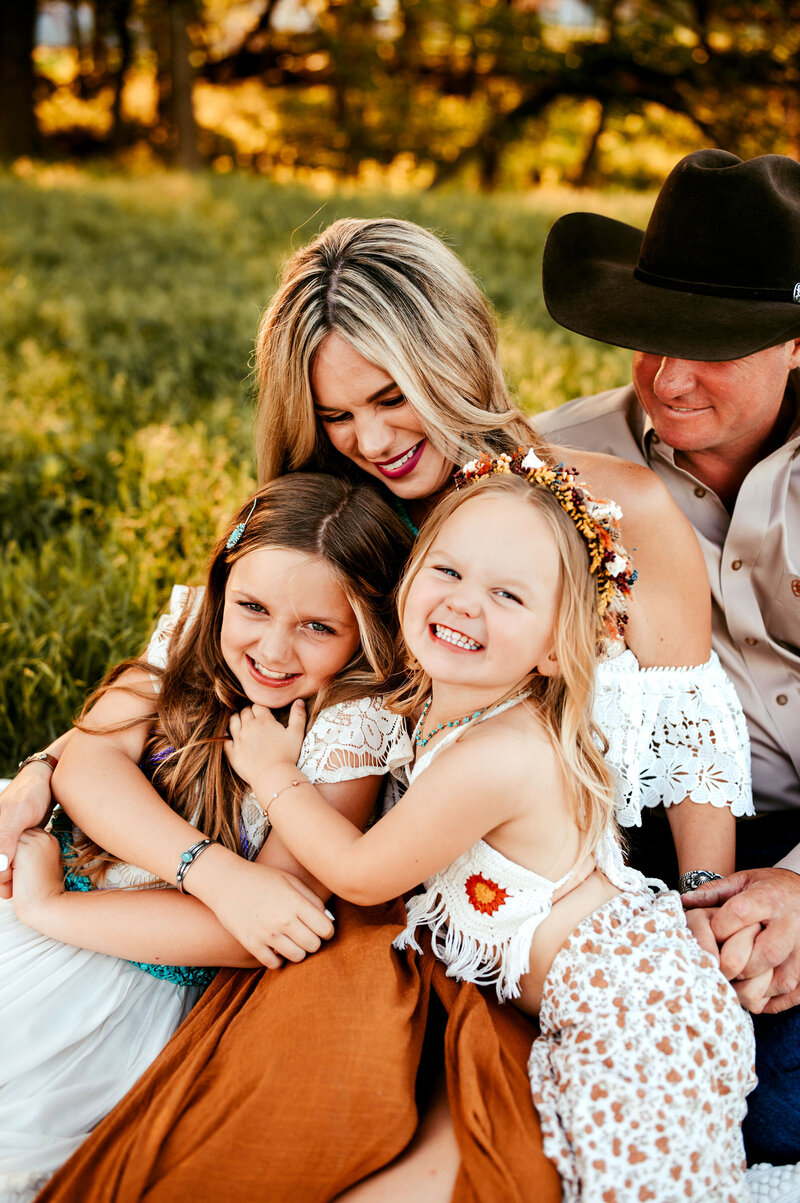 Stunning outdoor photo session with a family of four.