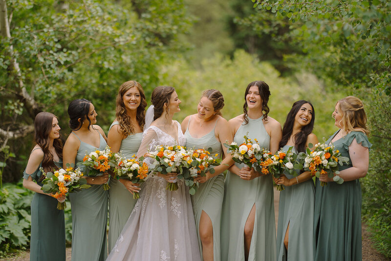 Estes Park Wedding Photographer Denver Wedding Venue Planner Della Terra Mountain Top Fall Colorful Wedding Liz Osban Photography Black Canyon Inn Wyoming Wedding Photographer Elopement Engagement 8