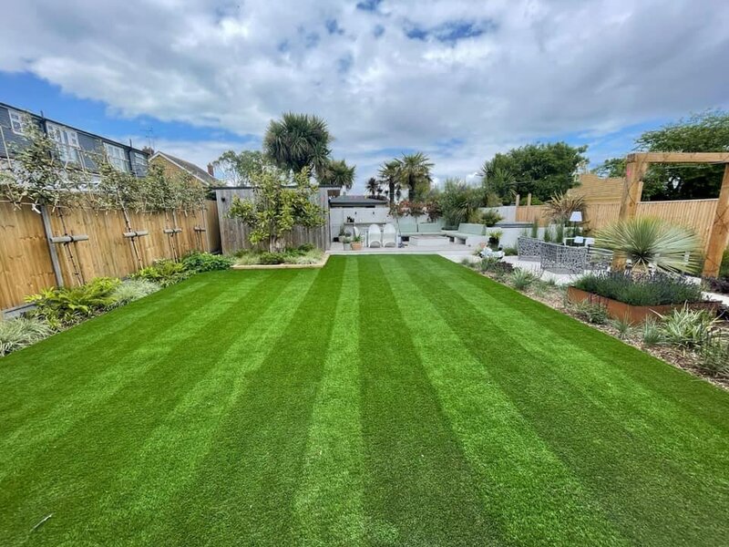 Aritifical grass with stripes