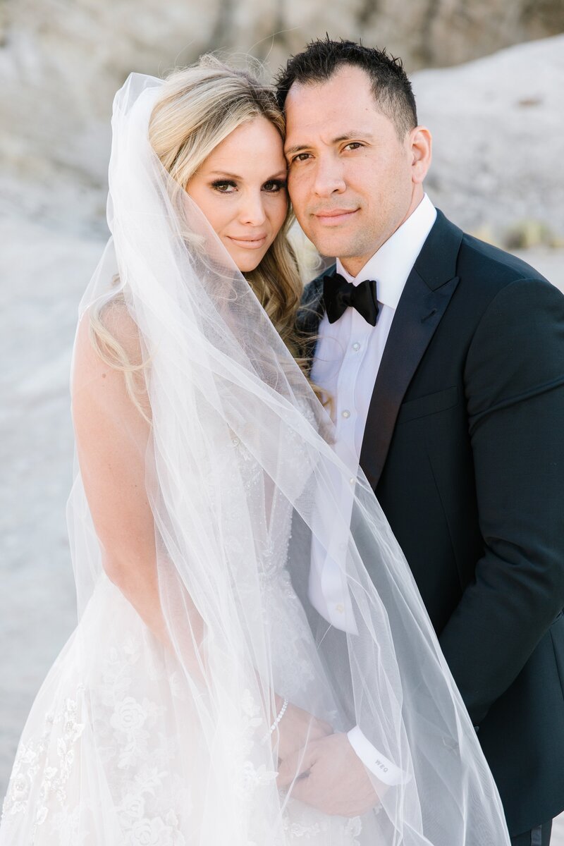 Stunning portrain of a bride and groom at Amangiri resort in Utah
