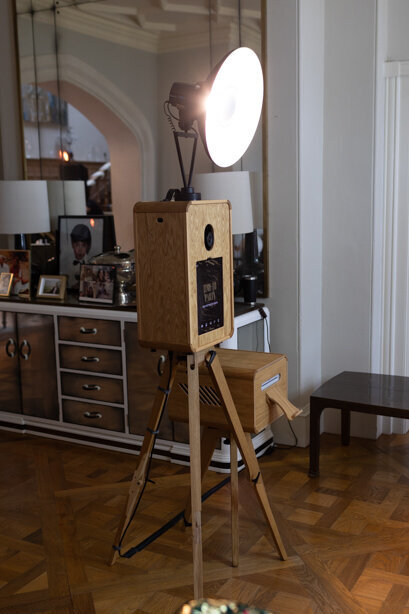 WOODEN VINTAGE PHOTO BOOTH HIRE FOR CORPORATE EVENTS AND PARTIES OR BRANDS