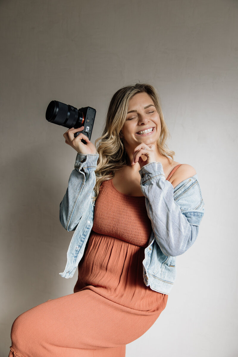 Meet Kate, a Winnipeg Wedding Photographer 
