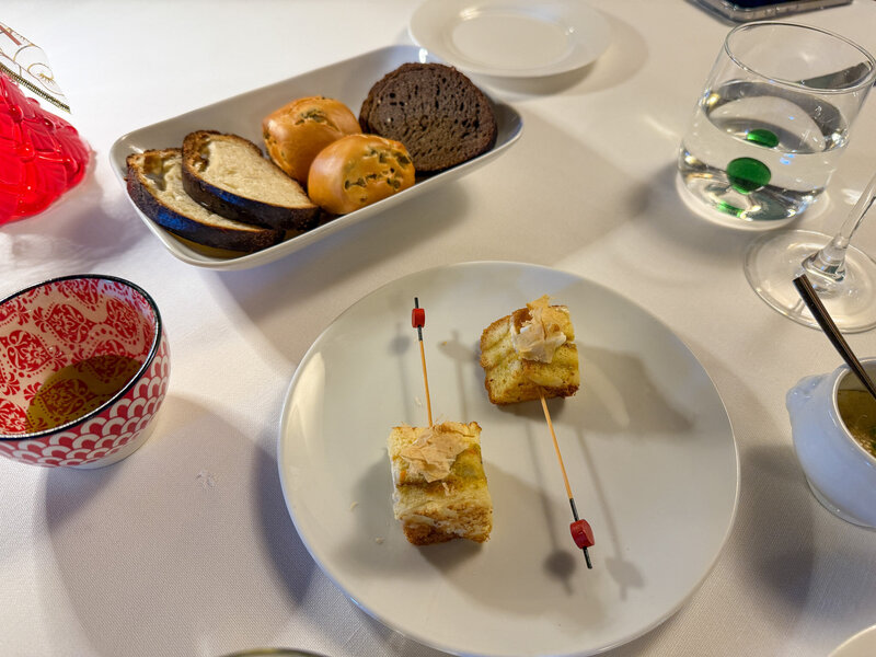 Little bites on toothpicks at Ristorante i Castagni